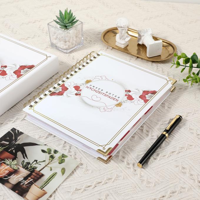 โฟลีย์ทอง การวางแผนงานแต่งงานแบบสไพร่ สําหรับ A5 การจัดหนังสือแขกงานแต่งงานแบบดอกไม้ 3