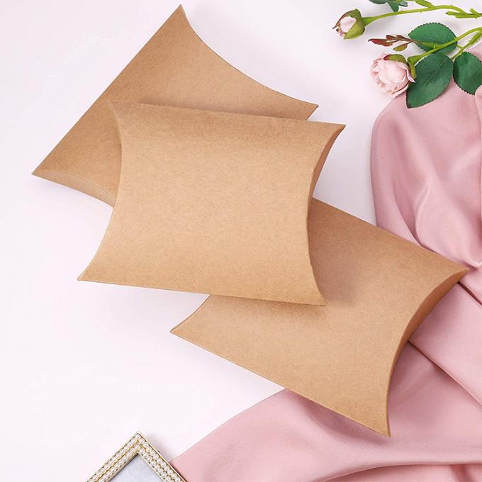 โลโก้ที่กําหนดเอง Heavy Duty Kraft Pillow Shape Candy Paper Box สําหรับการจัดเก็บของหวาน 11